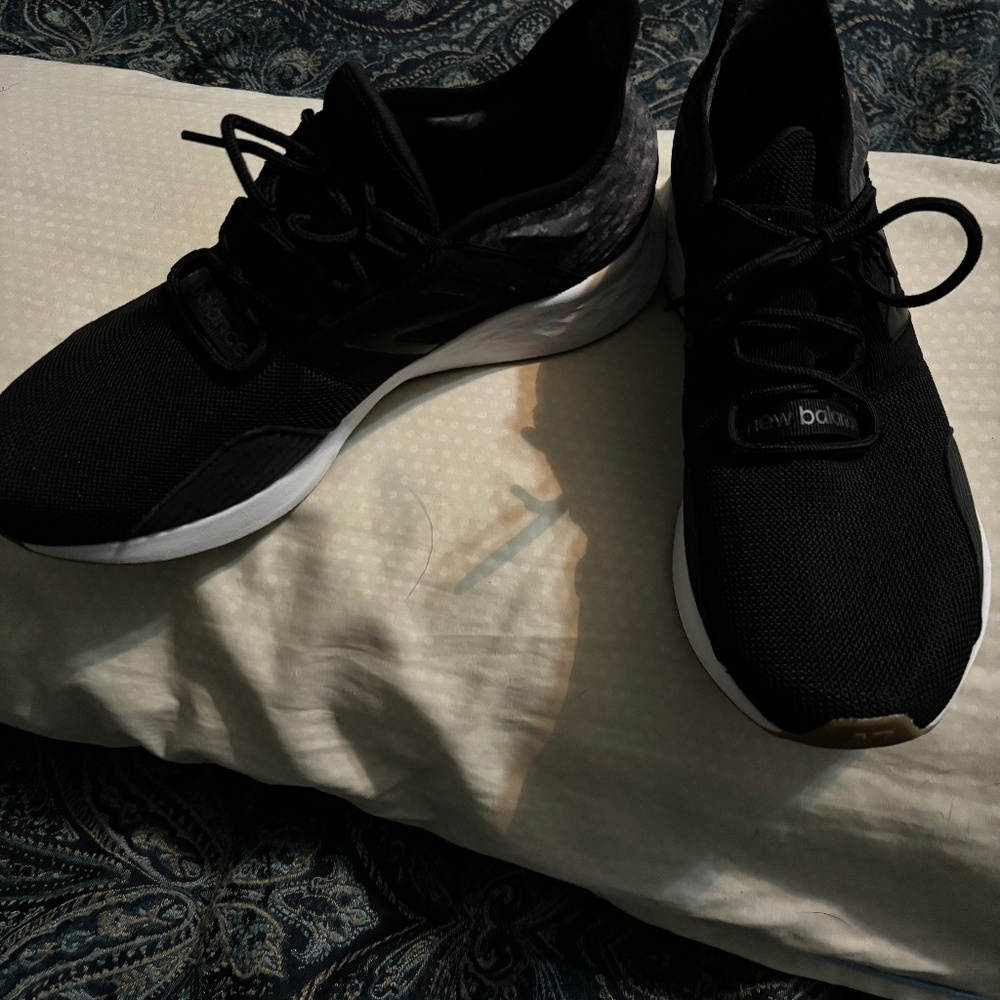 New Balance Fresh Foam Roav Size 10.5 Men's